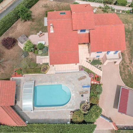 Magnifique Maison A Lentilly - Piscine Luaran gambar